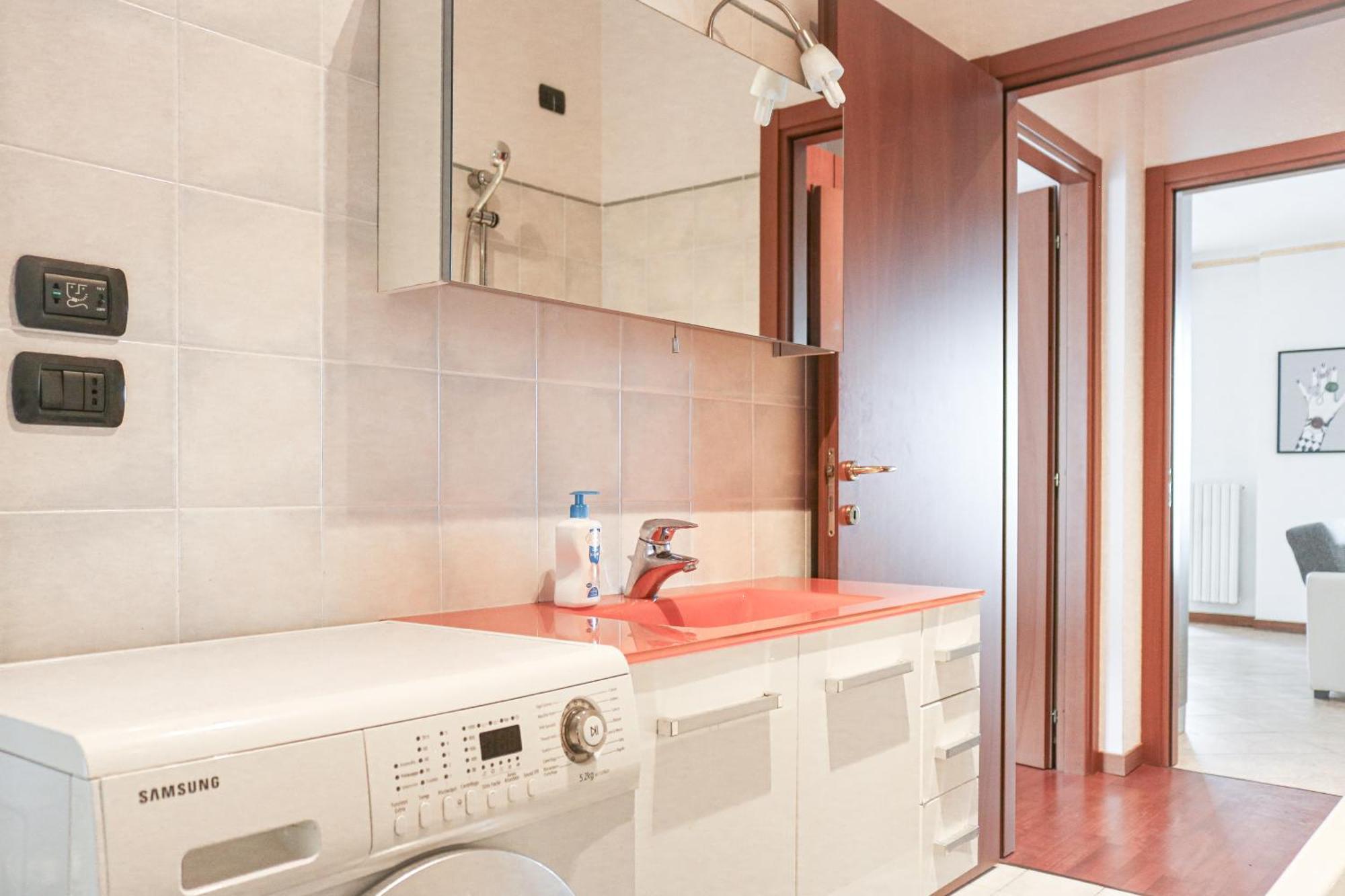 Апартаменты Urban Balcony Hideaway - 3 People Милан Экстерьер фото