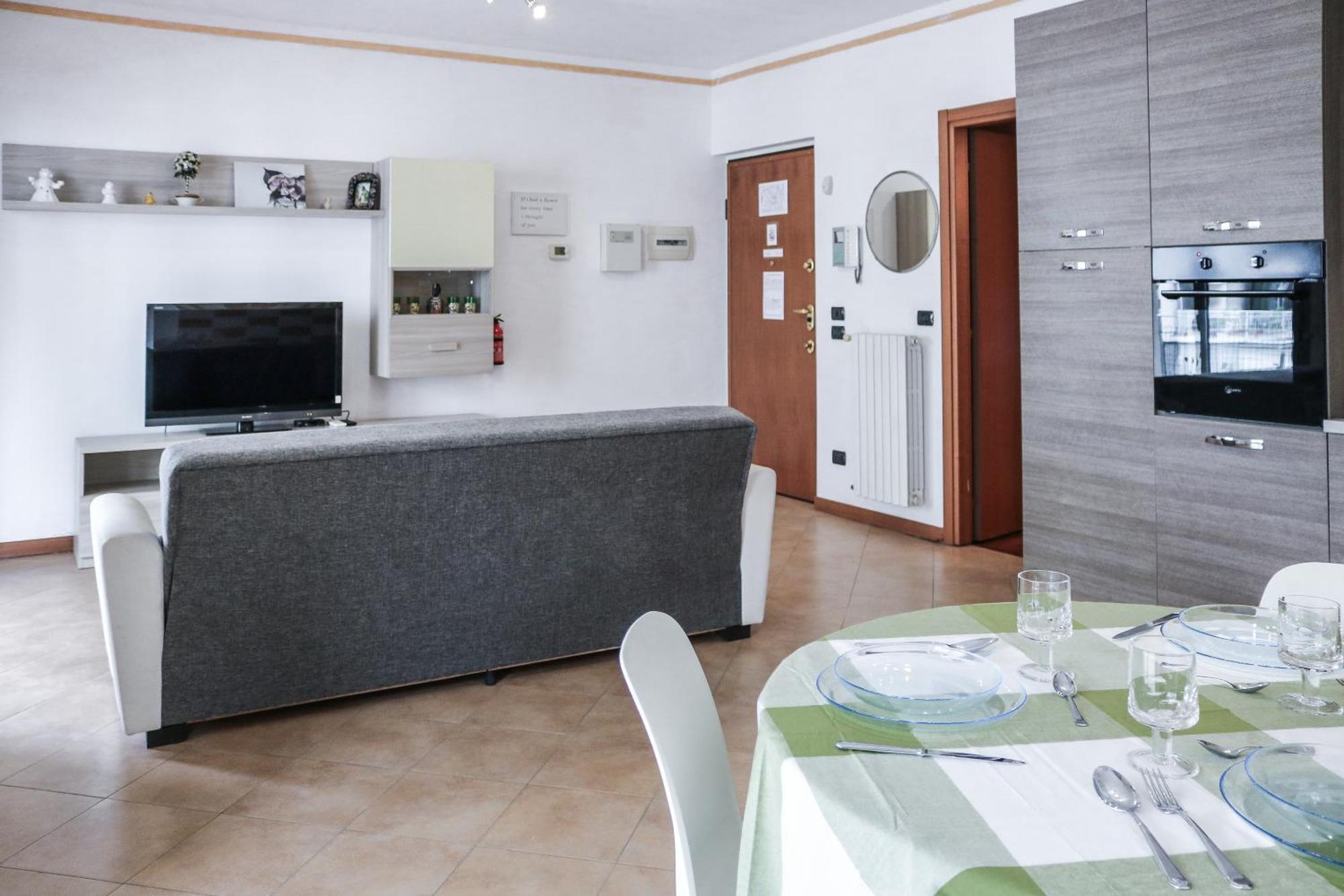 Апартаменты Urban Balcony Hideaway - 3 People Милан Экстерьер фото